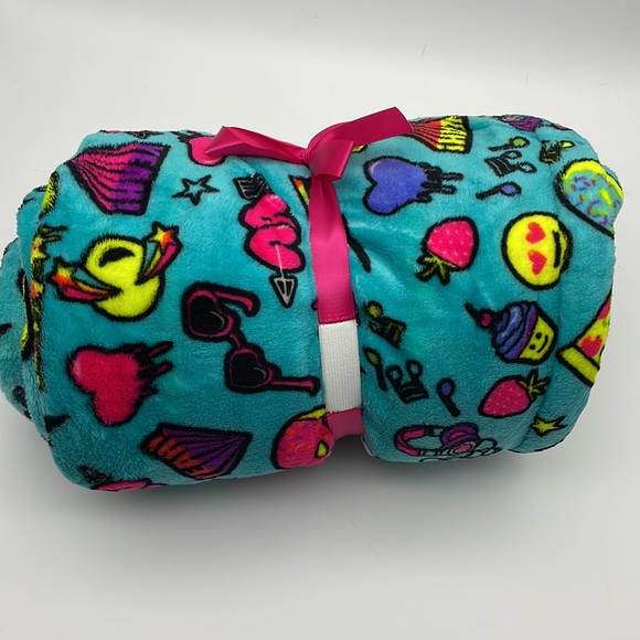 NWT Reversible Plush Throw Blanket Blue Black Stripe Print - Little Miss Matched - Picture 4 of 8